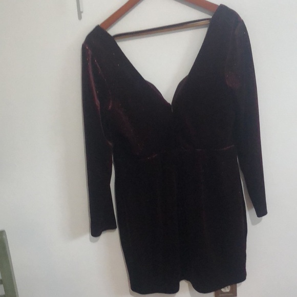 Express Cranberry Sparkly Velvet SweatHeart Neckline Dress! Brand New! - Picture 4 of 7